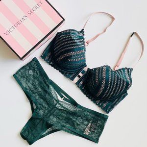 32D XS Victoria’s Secret green bra set